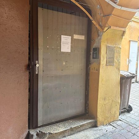C Private Room In City Center In Bratislava Exterior foto
