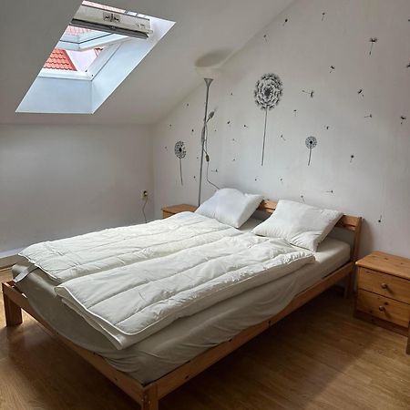 C Private Room In City Center In Bratislava Exterior foto